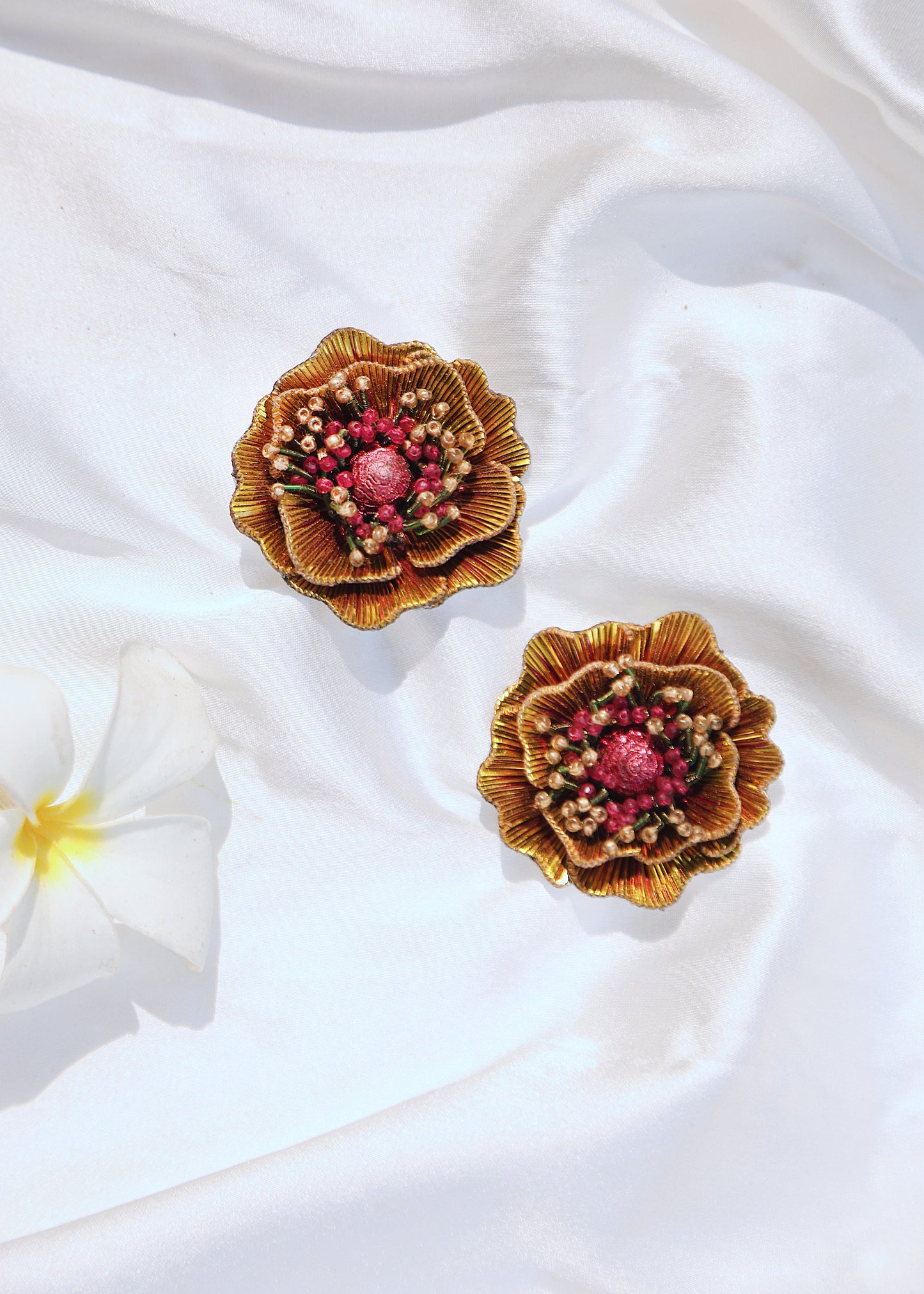 ANEMON GOLD EARRING