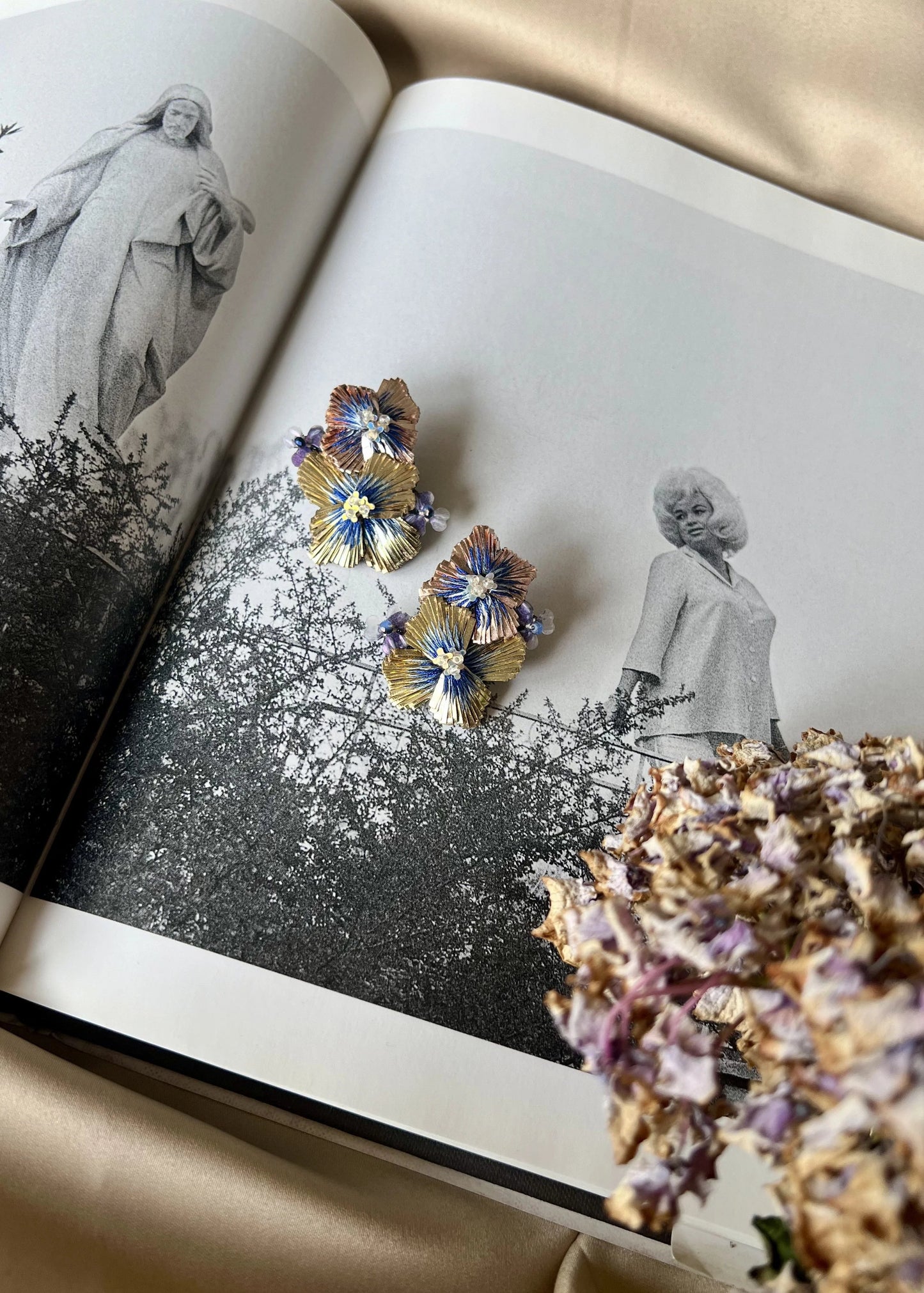HYDRANGEA DUO SHRUB EARRING