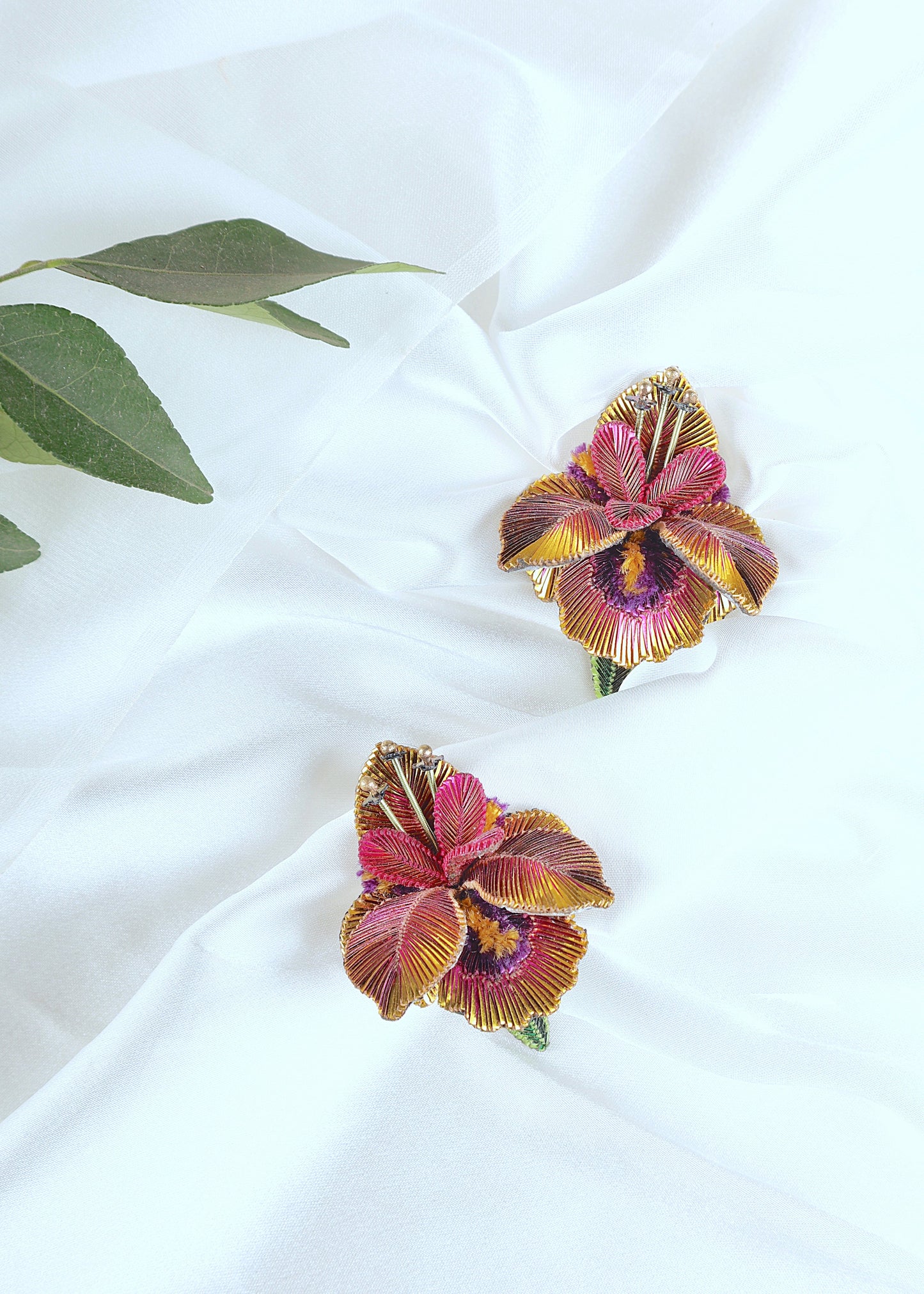 IRIS GRAND EARRING